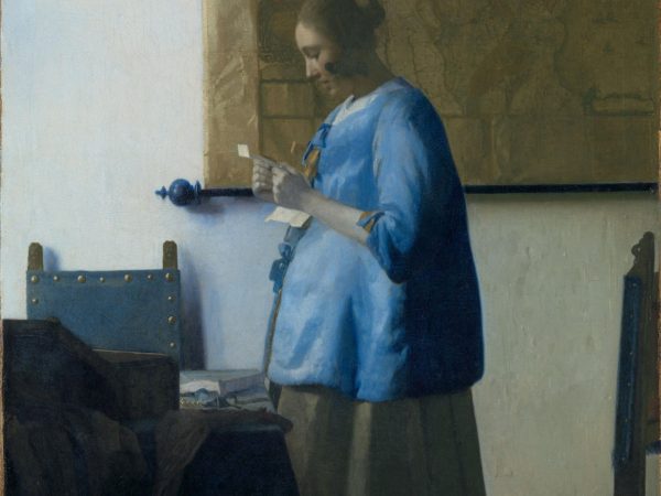 woman-reading-a-letter